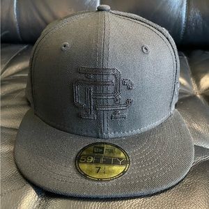 REIGNING CHAMP NEW ERA 59FIFTY BLACK MONOGRAM CAP HAT (Size 7 1/4) AUTHENTIC